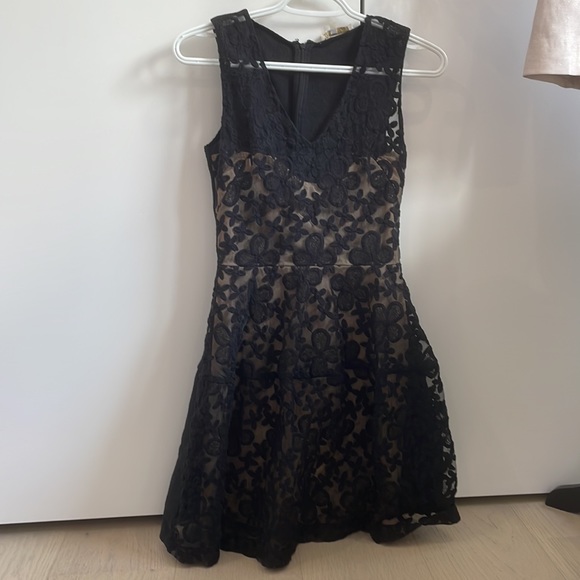 Maje Elvira Black Embroidered Mini Dress - Picture 4 of 4